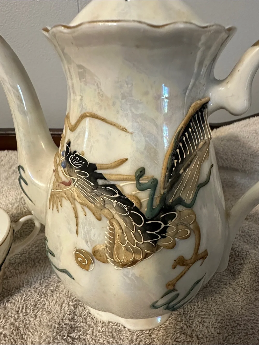 Vintage Dragonware Teapot and Cup Teapot and Cup Set - White and Gold